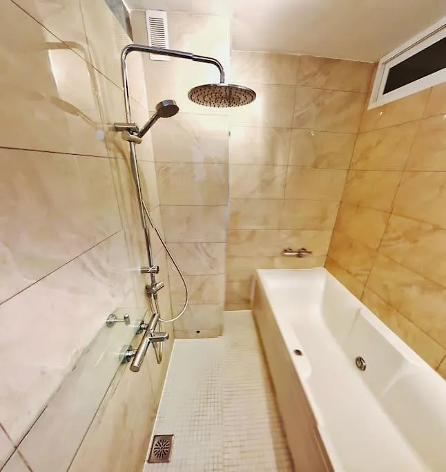 Apartamento De Lujo Con Amplia Vista Al Mar. - Benalmadena 0*,  Spain